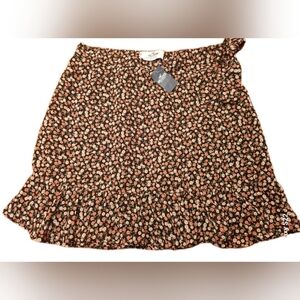 Hollister Co. Ruffle-Hem Mini Skirt Black W Floral  Print Size M Cabincore